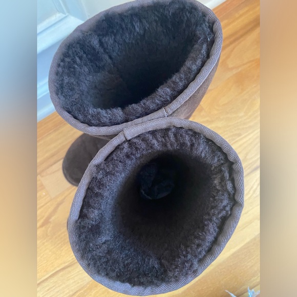 UGG dark brown boots size 6 - Picture 3 of 7